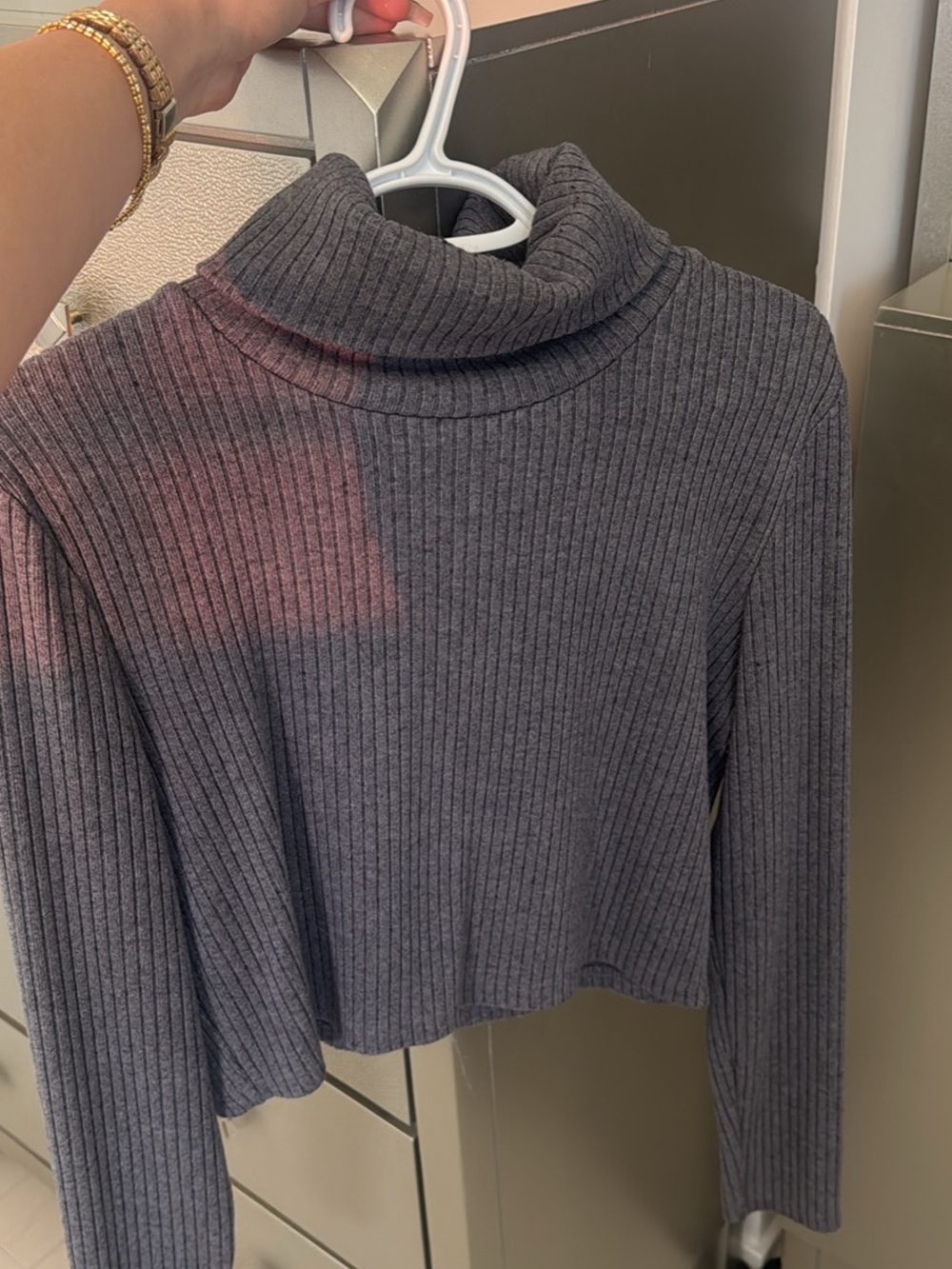 Cropped Ribbed Turtleneck Sweater - Gray